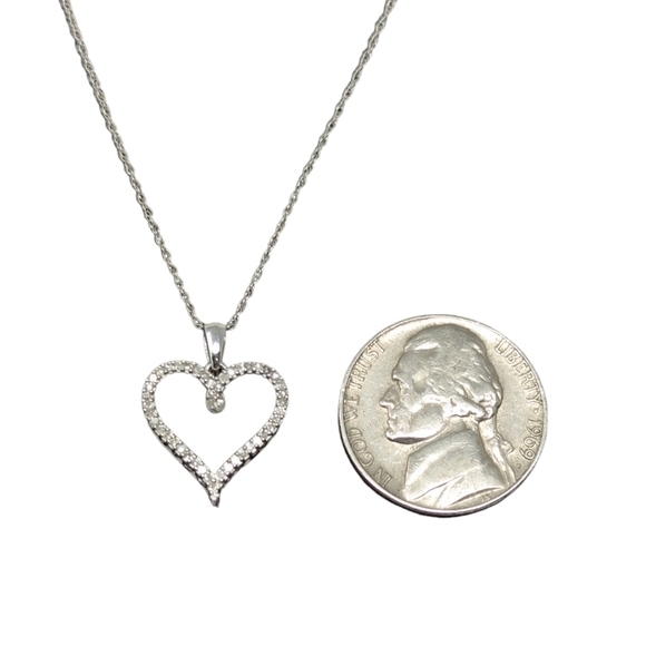 10kt White Gold Diamond Heart Pendant with 10kt White Gold Chain Necklace 1.58g - Picture 9 of 11